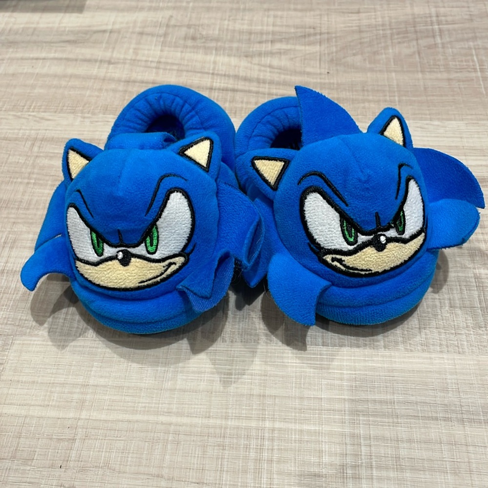 H&M Sonic Slippers Toddler size 7